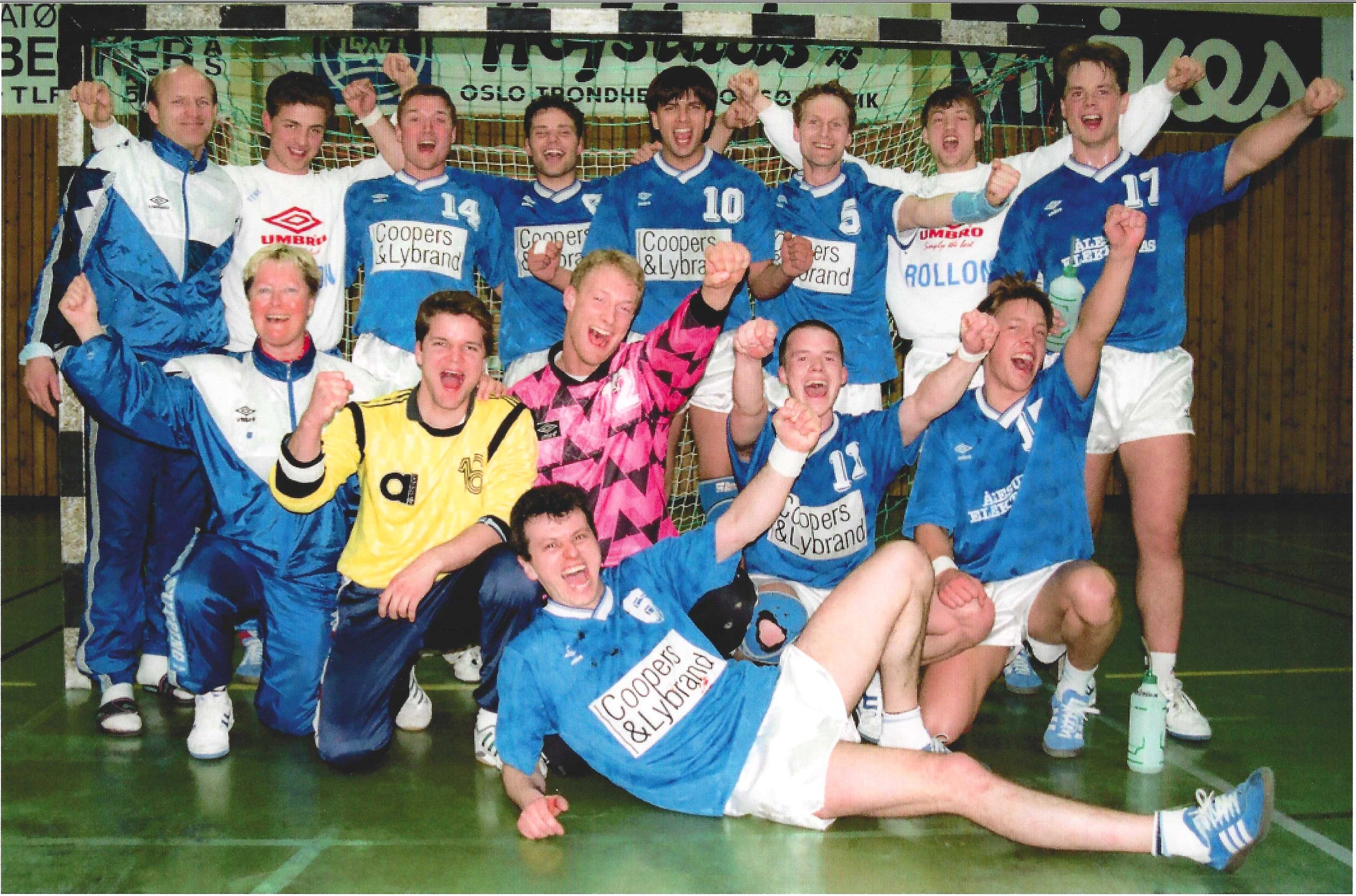 I april 1994 kvalifiserte Rollon seg til det nye nivå 2 i Norge. Her er laget som klarte bragden på bortebane i Oslo: 
Bak: Per Trygve Refsnes (Lagleder), Terje Fylling, Pål Hagen, Børge Elnæs, Steven Chandrapaul, Leiv Vidar Busæt, Martin Erstad og Bjørn Eikrem.
Foran: Sølvi Frost Nilsen (Lagleder), Jon Bronken, Stig Betten, Kjetil Skoge, Christian Simonsen og spillende trener Igor Terzic.